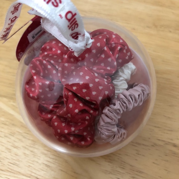 Silk Bauble Hair Tie Scrunchie Set of 3 Valentine’s - Picture 7 of 7
